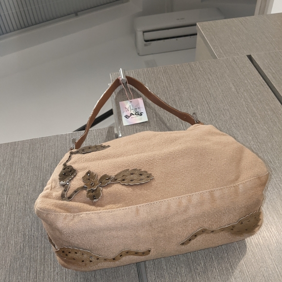 ๐Rare FENDI Beaded Cashmere Wool Hobo Bag๐ - Picture 7 of 14